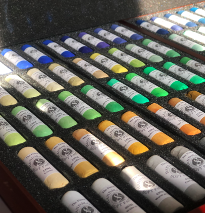 Пастель Mungyo Gallery Handmade Soft Pastel сухая круглая 200 цветов профессиональная в деревянном кейсе купить в художественном магазине ArtCraft.Space с доставкой по всему миру