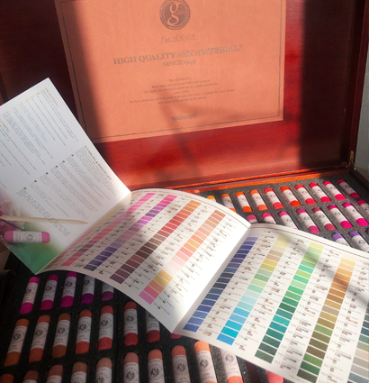 Пастель Mungyo Gallery Handmade Soft Pastel сухая круглая 200 цветов профессиональная в деревянном кейсе купить в художественном магазине ArtCraft.Space с доставкой по всему миру