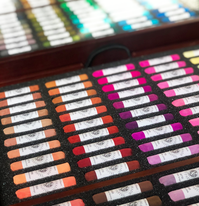 Пастель Mungyo Gallery Handmade Soft Pastel сухая круглая 200 цветов профессиональная в деревянном кейсе купить в художественном магазине ArtCraft.Space с доставкой по всему миру