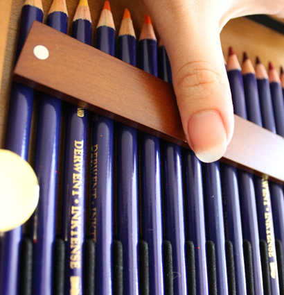 Набор акварельно-чернильных карандашей Derwent Inktense 72 цвета в кейсе купить в фирменном магазине для художников ArtCraft.Space с доставкой по РФ и СНГ