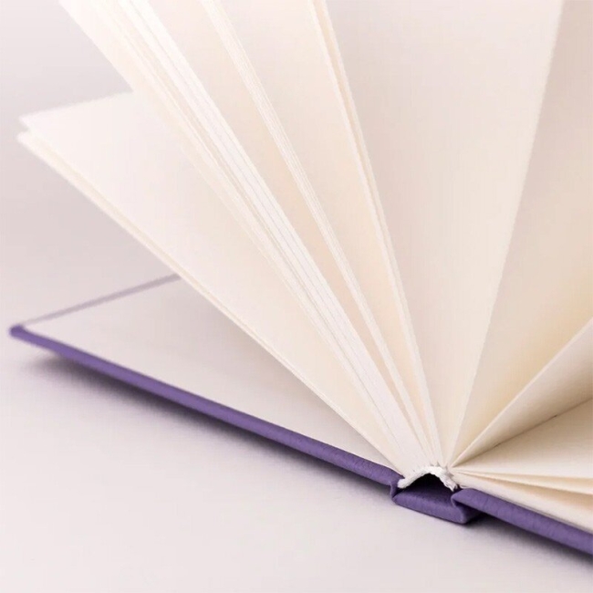 Скетчбук для акварели Малевичъ Veroneze сиреневый А5 / 50 листов / 200 гм купить в художественном магазине ArtCraft.Space с доставкой по всему миру Скетчбук для акварели Малевичъ Veroneze сиреневый А5 / 50 листов / 200 гм купить в художественном магазине ArtCraft.Space с доставкой по всему миру