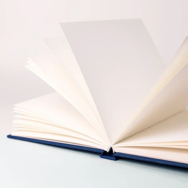 Скетчбук для акварели Малевичъ Veroneze тёмно-синий А5 / 50 листов / 200 гм купить в художественном магазине ArtCraft.Space с доставкой по всему миру