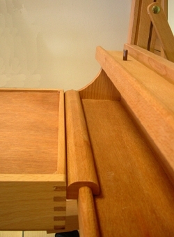 Ящик художника ( 25х33 см), крепящийся к мольберту