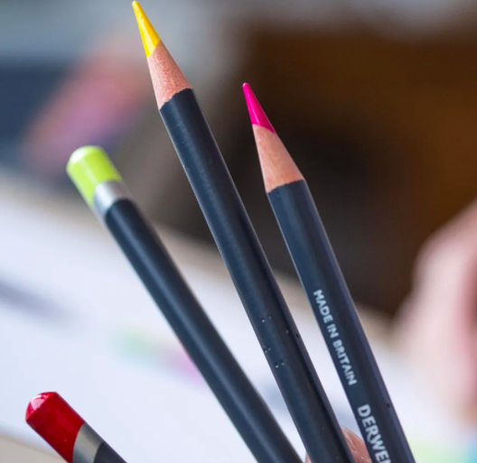 Цветные карандаши Derwent Procolour набор из 36 цветов в кейсе купить в магазине для художников ArtCraft.Space с доставкой по РФ и СНГ