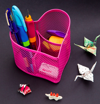 Подставка для ручек и маркеров "Розовое сердце" Berlingo металлическая, 3 секции купить в магазине товаров для рисования ArtCraft.Space с доставкой по РФ и СНГ Подставка для ручек и маркеров "Розовое сердце" Berlingo металлическая, 3 секции купить в магазине товаров для рисования ArtCraft.Space с доставкой по РФ и СНГ