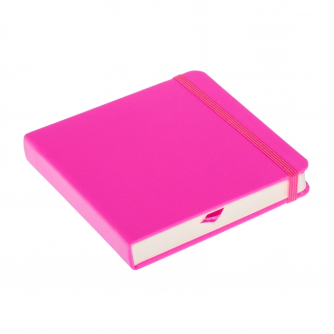 Блокнот для зарисовок Sketchmarker 140г/кв.м 12*12см 80л твердая обложка Неоновая фуксия Блокнот для зарисовок Sketchmarker 140г/кв.м 12*12см 80л твердая обложка Неоновая фуксия