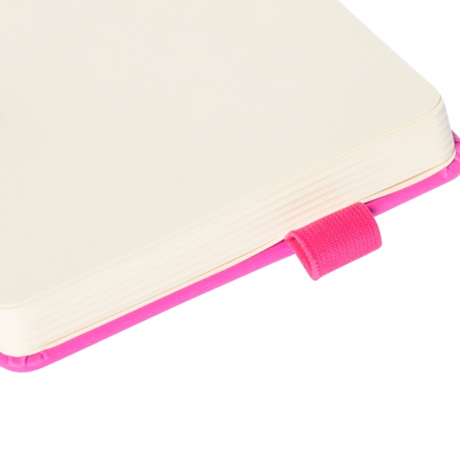 Блокнот для зарисовок Sketchmarker 140г/кв.м 12*12см 80л твердая обложка Неоновая фуксия Блокнот для зарисовок Sketchmarker 140г/кв.м 12*12см 80л твердая обложка Неоновая фуксия