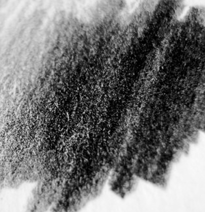 Насыщенный черный чернографитный карандаш Derwent Onyx темный купить в художественном магазине ArtCraft.Space с доставкой по РФ и СНГ