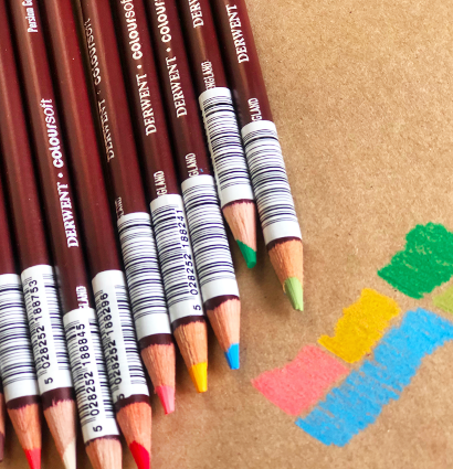 Набор цветных карандашей Coloursoft Derwent 24 цвета в кейсе купить в магазине товаров для художников ArtCraft.Space с доставкой по РФ и СНГ