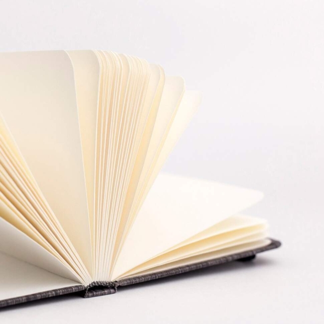 Скетчбук Graf Art Малевичъ для сухих техник Dark Wood А6 / 48 листов / 150 гм купить в магазине ArtCraft.Space с доставкой по всему миру