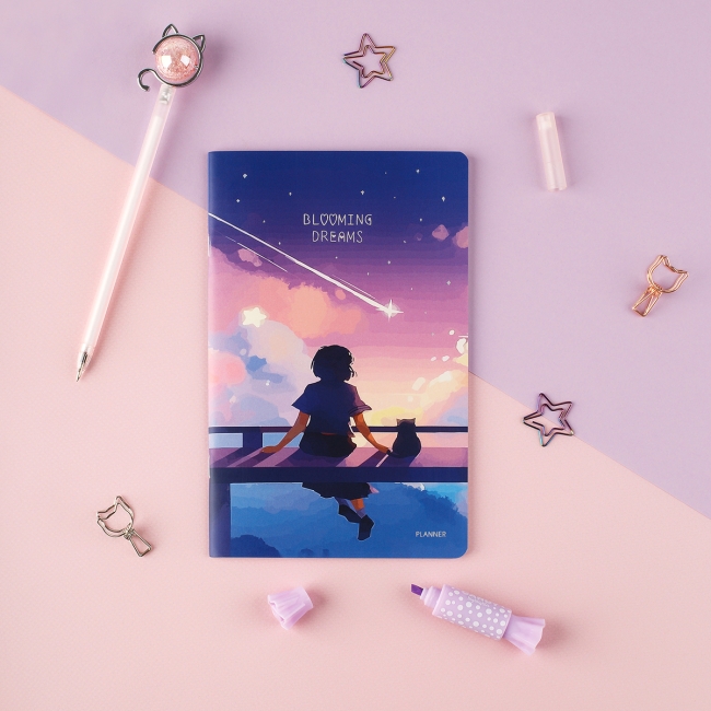 Планер недатированный, 32л., 135*210мм, на скобе MESHU "Blooming dreams", матовая ламинация, голографическая фольга