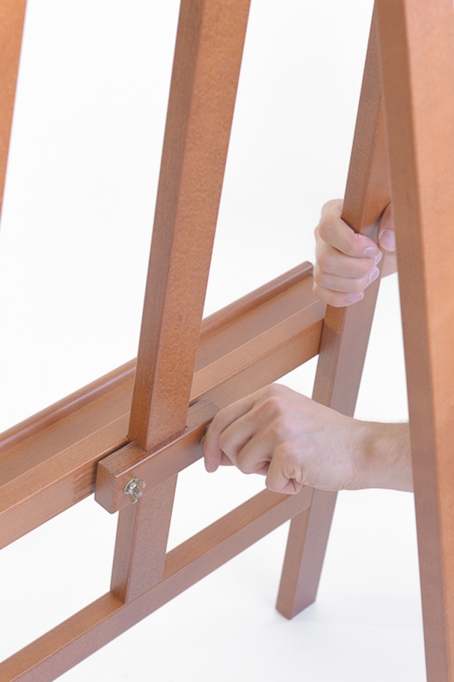 Мольберт студийный  "Лира" (орех), 59х68см, Н max-150 см