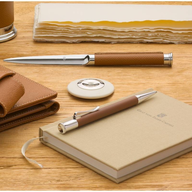 Ручка шариковая Graf von Faber-Castell "Guilloche Cognac" черная, поворотн., подар. уп.