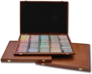 Пастель профессиональная сухая полутвёрдая квадратная 120 цветов в деревянной коробке