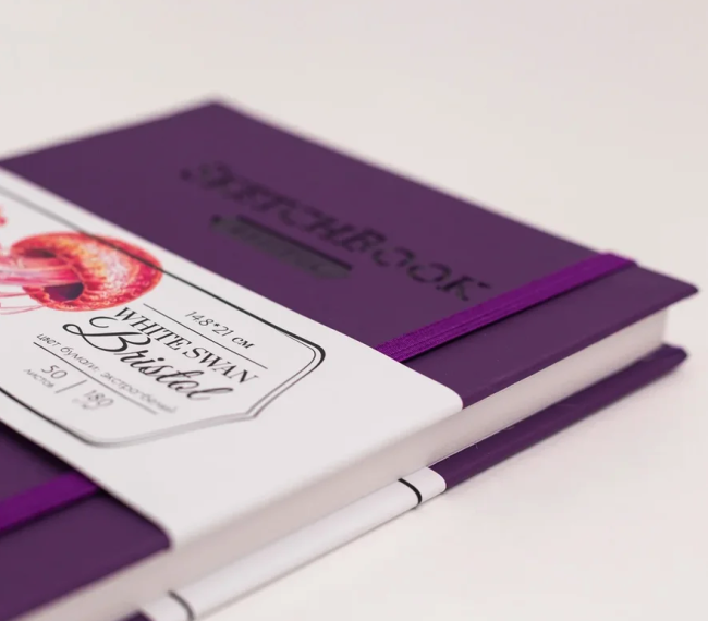 Скетчбук Малевичъ Bristol Touch для графики и маркеров фиолетовый  А5 / 50 листов / 180 гм купить в художественном магазине ArtCraft.Space с доставкой по всему миру