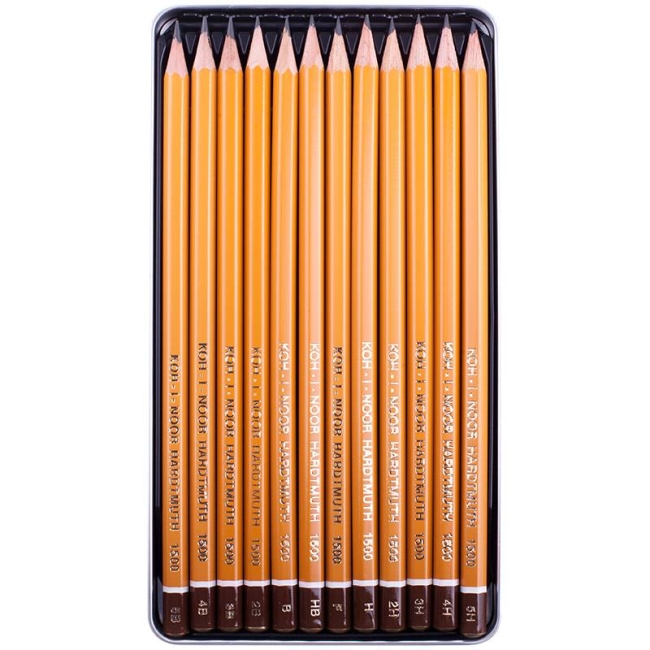 Набор чернографитных карандашей Koh-I-Noor 1500 Graphic в пенале 12 штук 5B-5H купить в художественном магазине ArtCraft.Space Набор чернографитных карандашей Koh-I-Noor 1500 Graphic в пенале 12 штук 5B-5H купить в художественном магазине ArtCraft.Space